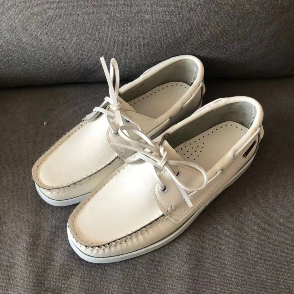 Zapatos náuticos elegantes