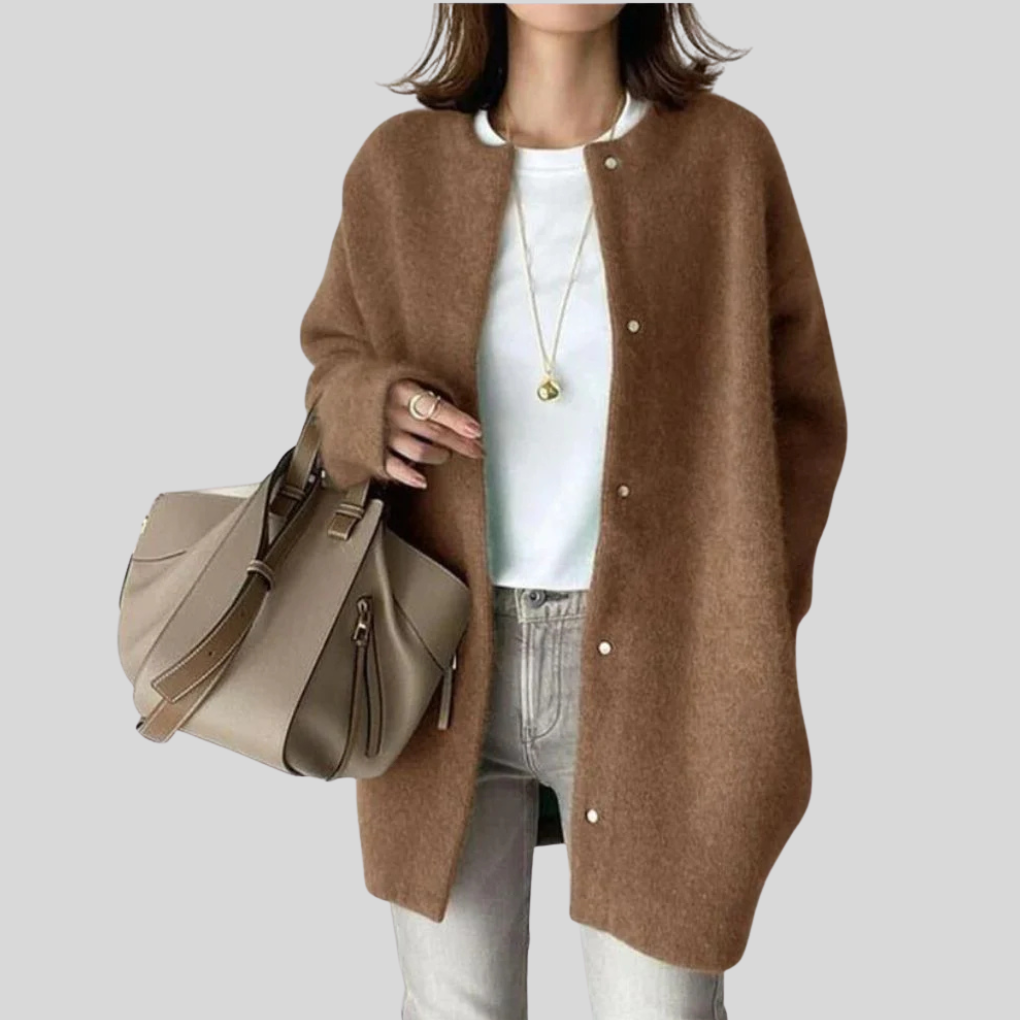 Cárdigan elegante: capa de punto refinada