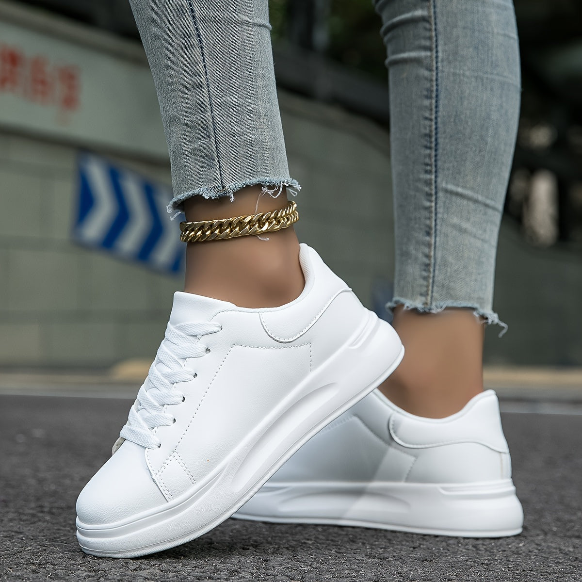 Zapatillas de piel blancas para mujer
