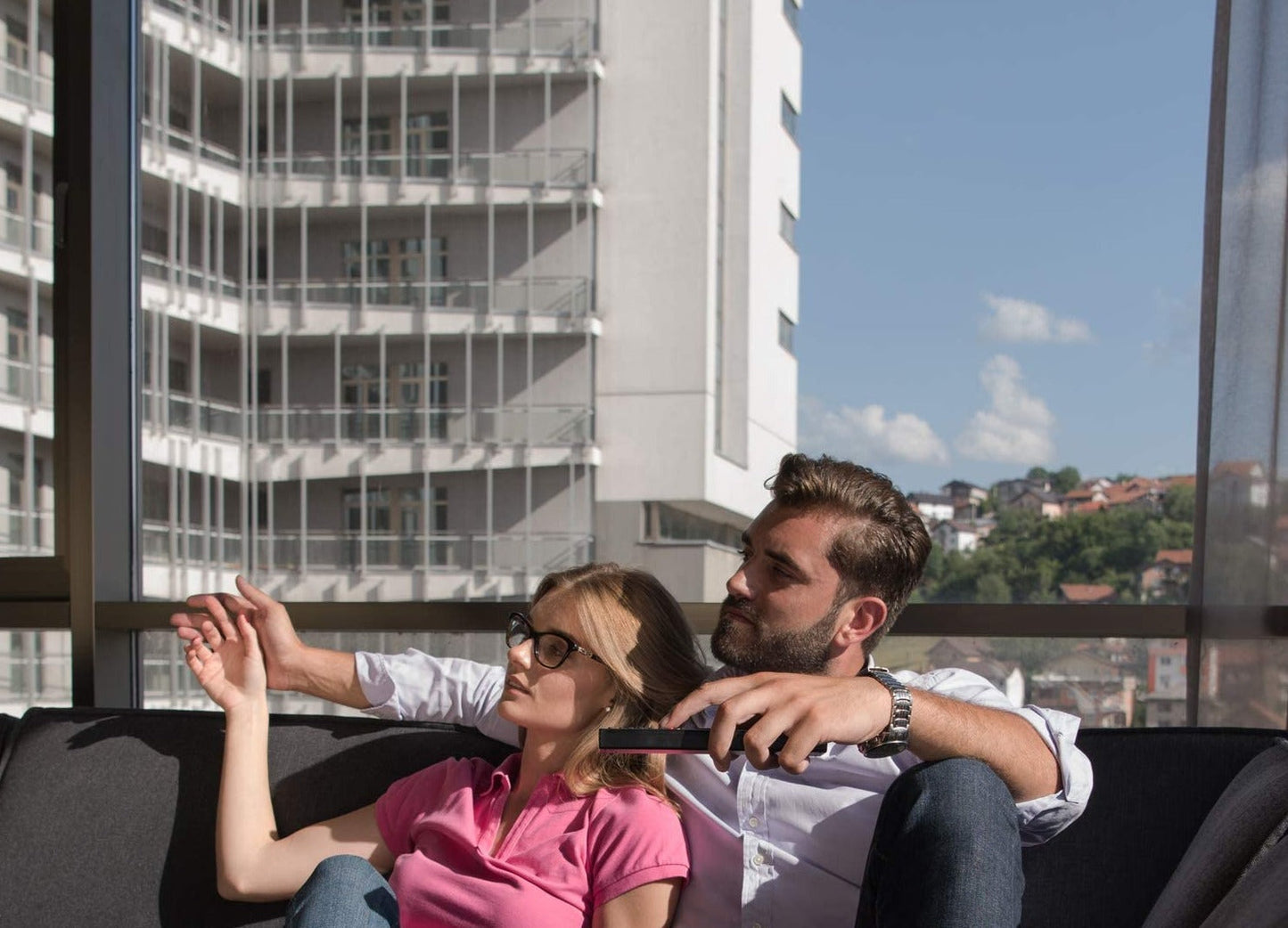 Película de privacidad unidireccional para ventanas