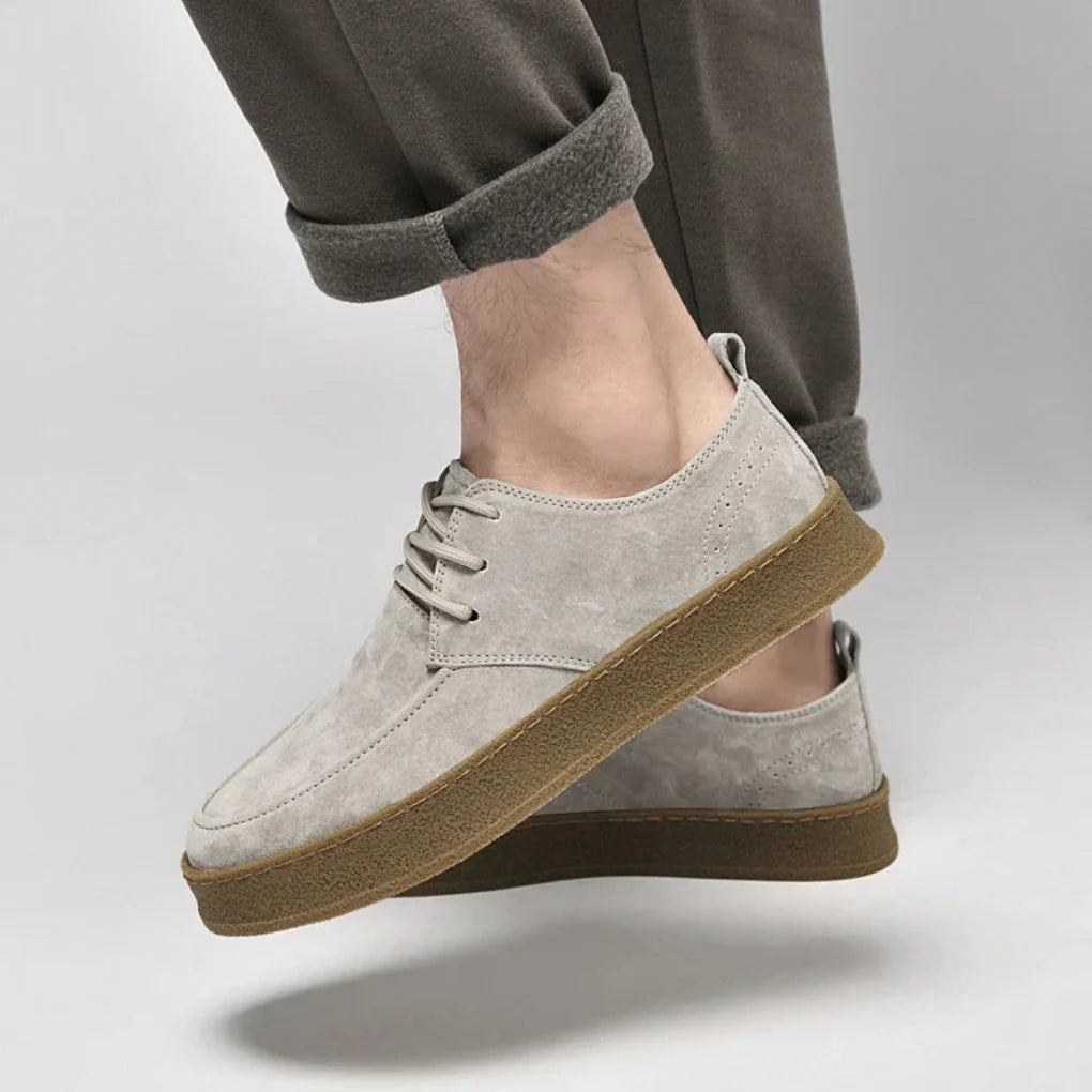 Zapatillas de ante para hombre: elegantes y versátiles