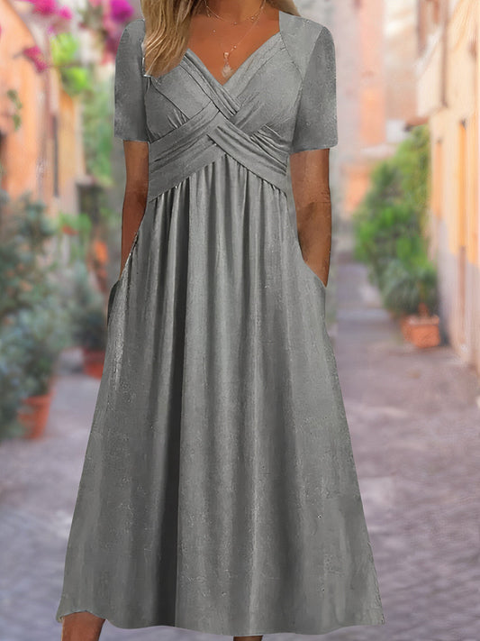 Elegante vestido de verano con cuello en V