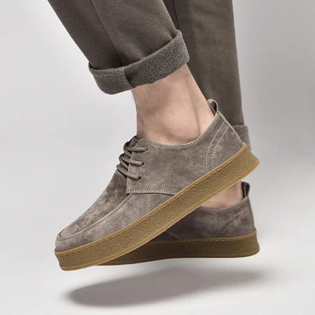 Zapatillas de ante para hombre: elegantes y versátiles