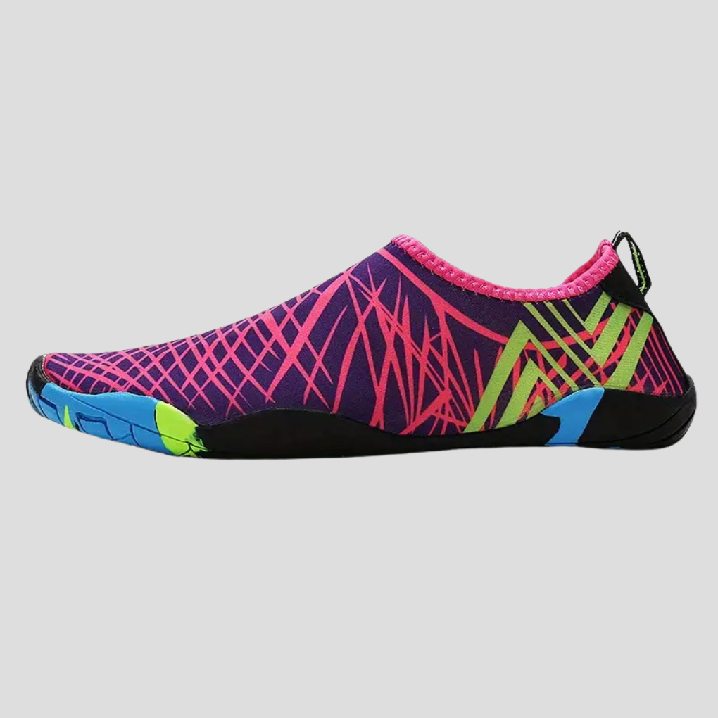 Zapatos de agua para hombre: diseño antideslizante para playa y piscina