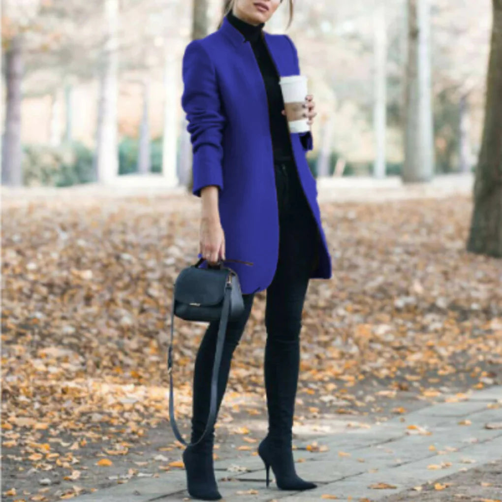 Abrigo de invierno de mujer con cuello alto