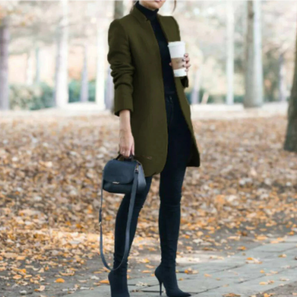 Abrigo de invierno de mujer con cuello alto