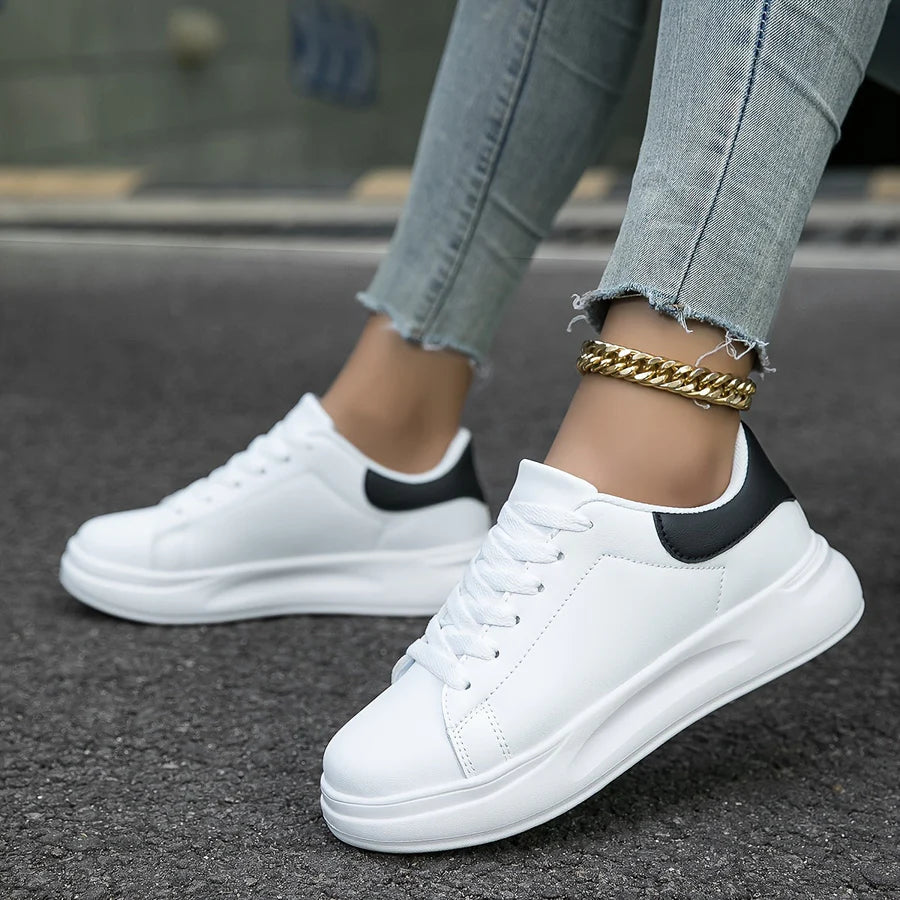 OrthoSports – Zapatillas de Cuero Blancas para Mujer con Diseño Moderno y Comodidad Óptima