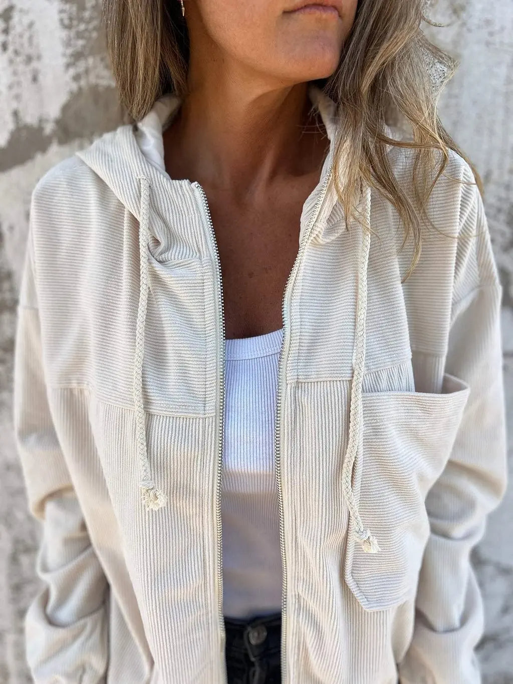 Chaqueta informal de pana con capucha