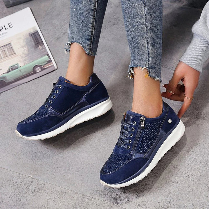 Zapatillas deportivas de mujer con detalles de cristal y suela de plataforma