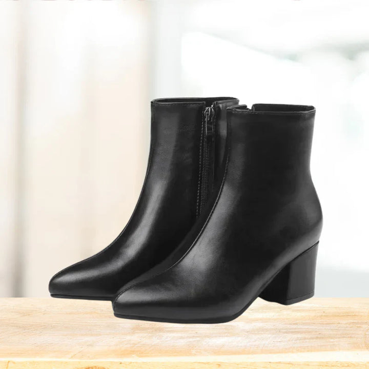 Elegantes botines plateados para mujer