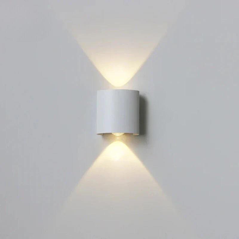 LumiAqua | Lámpara de Pared Moderna Impermeable para Uso Interior y Exterior con Tecnología LED de Bajo Consumo