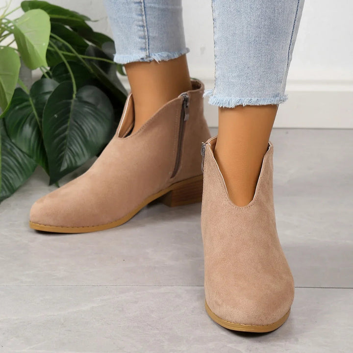 Elegantes botines de ante para mujer