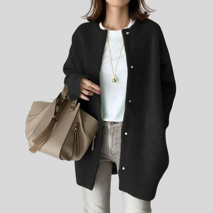 Cárdigan elegante: capa de punto refinada