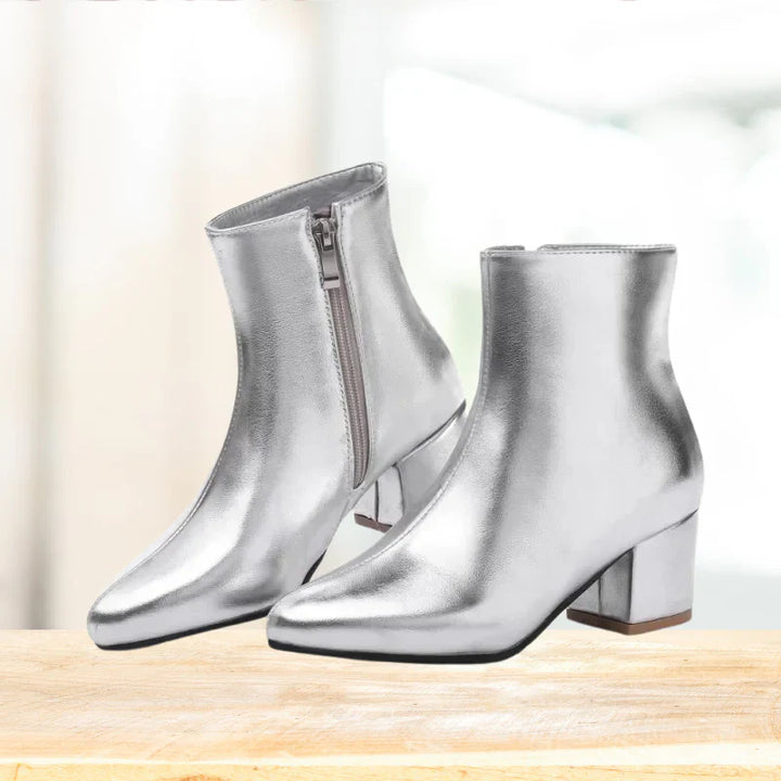 Elegantes botines plateados para mujer