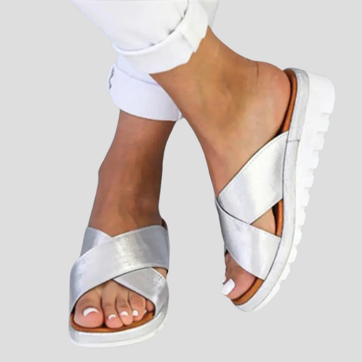 Cómodas sandalias de verano con plataforma