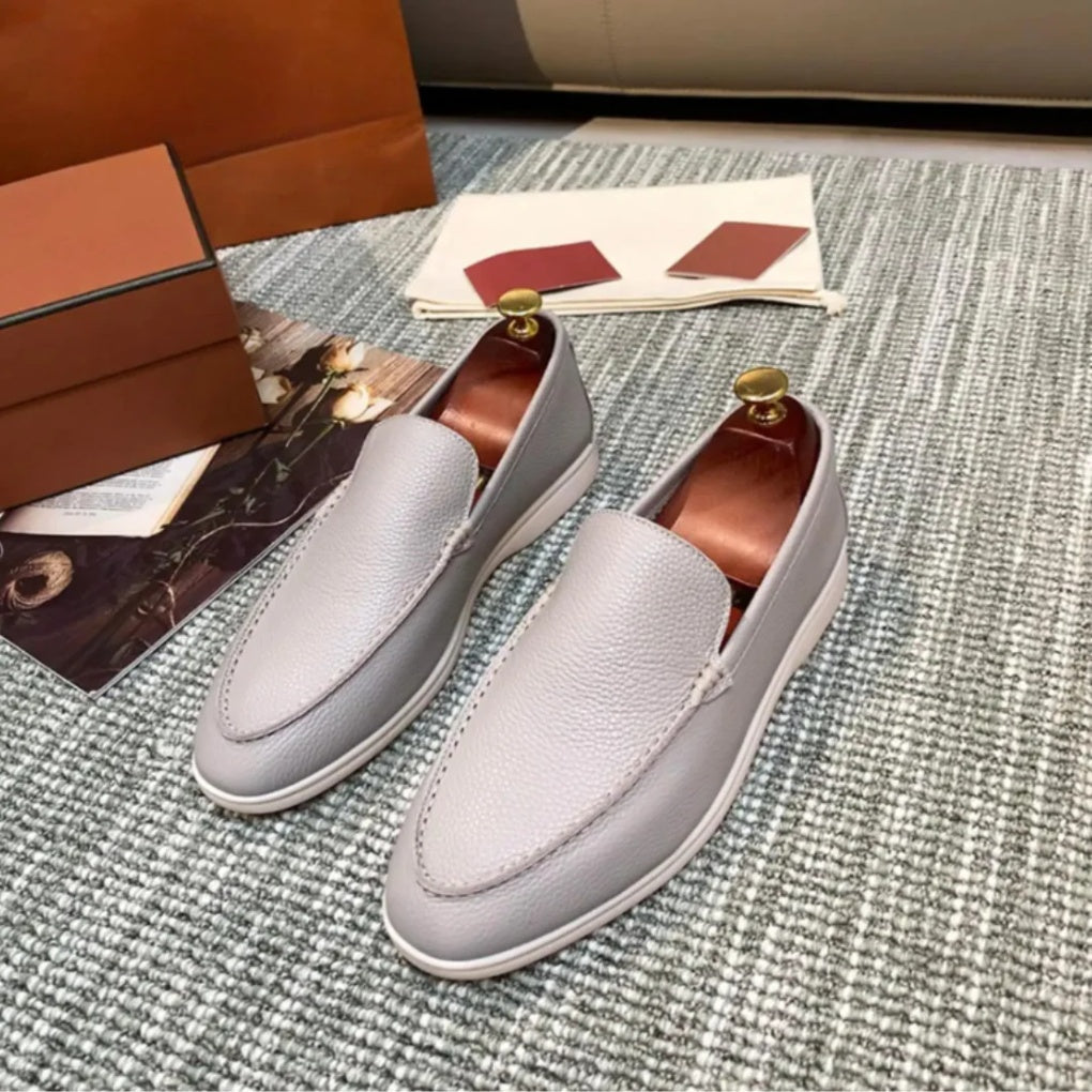 Mocasines para dama y caballero: estilo elegante y versátil