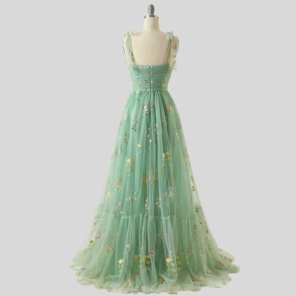Vestido de Bola de Tul Bordado Elegante – Ropa de Noche de Declaración