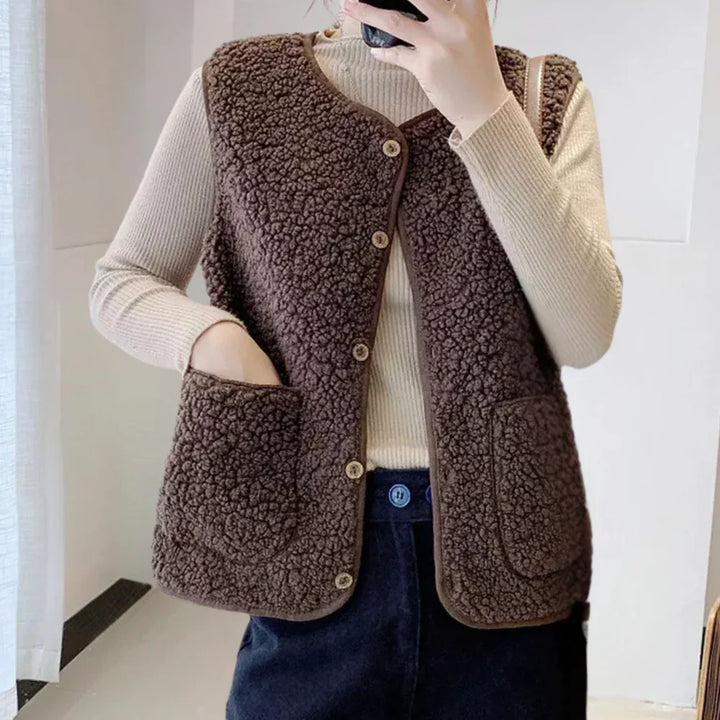 Cárdigan cálido y moderno para mujer con elegancia acogedora
