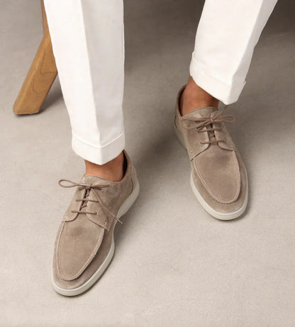 Elegantes mocasines de ante para hombre