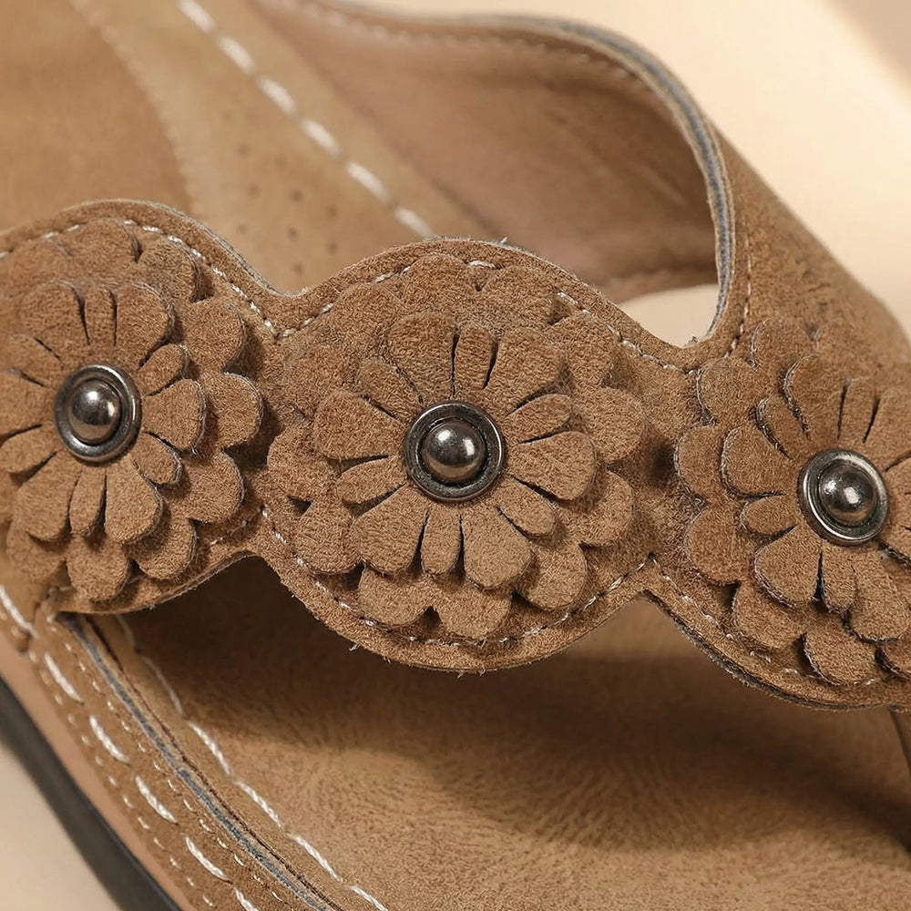 Blossandra - Sandalias de cuña con detalle floral