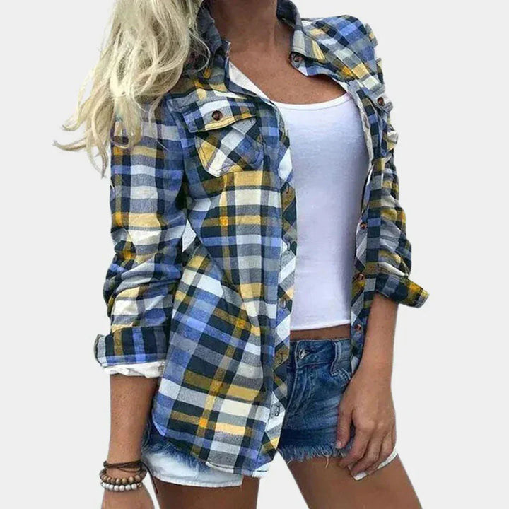 PlaidEase – Blusa de mujer con un diseño a cuadros atemporal y un toque femenino
