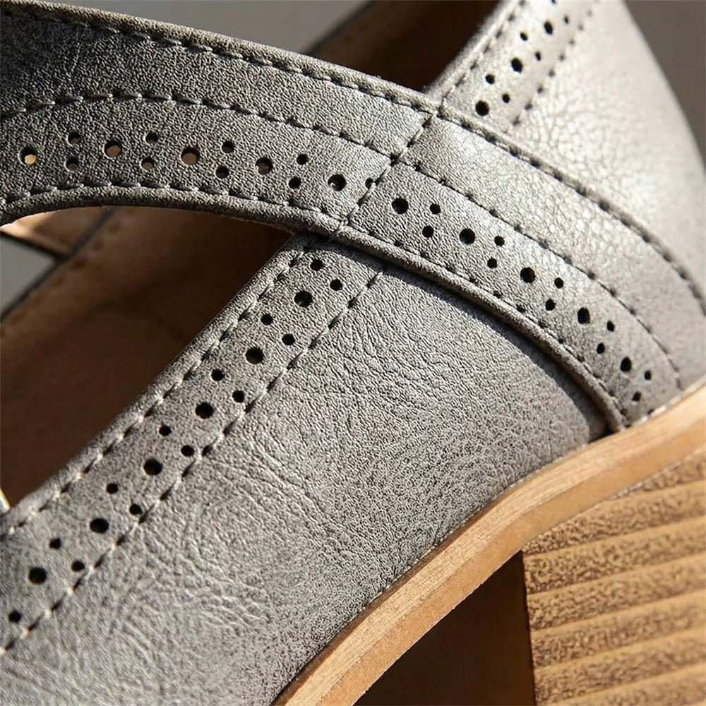 Broquella - Bota brogue con tacón de bloque y cordones