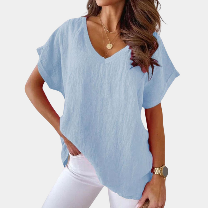 Elegancia sin esfuerzo: camiseta informal para mujer con un look estiloso.
