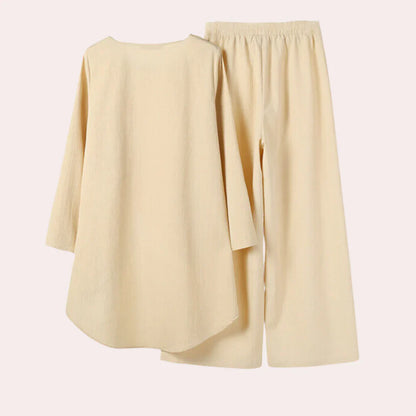 Elegante conjunto de dos piezas para mujer