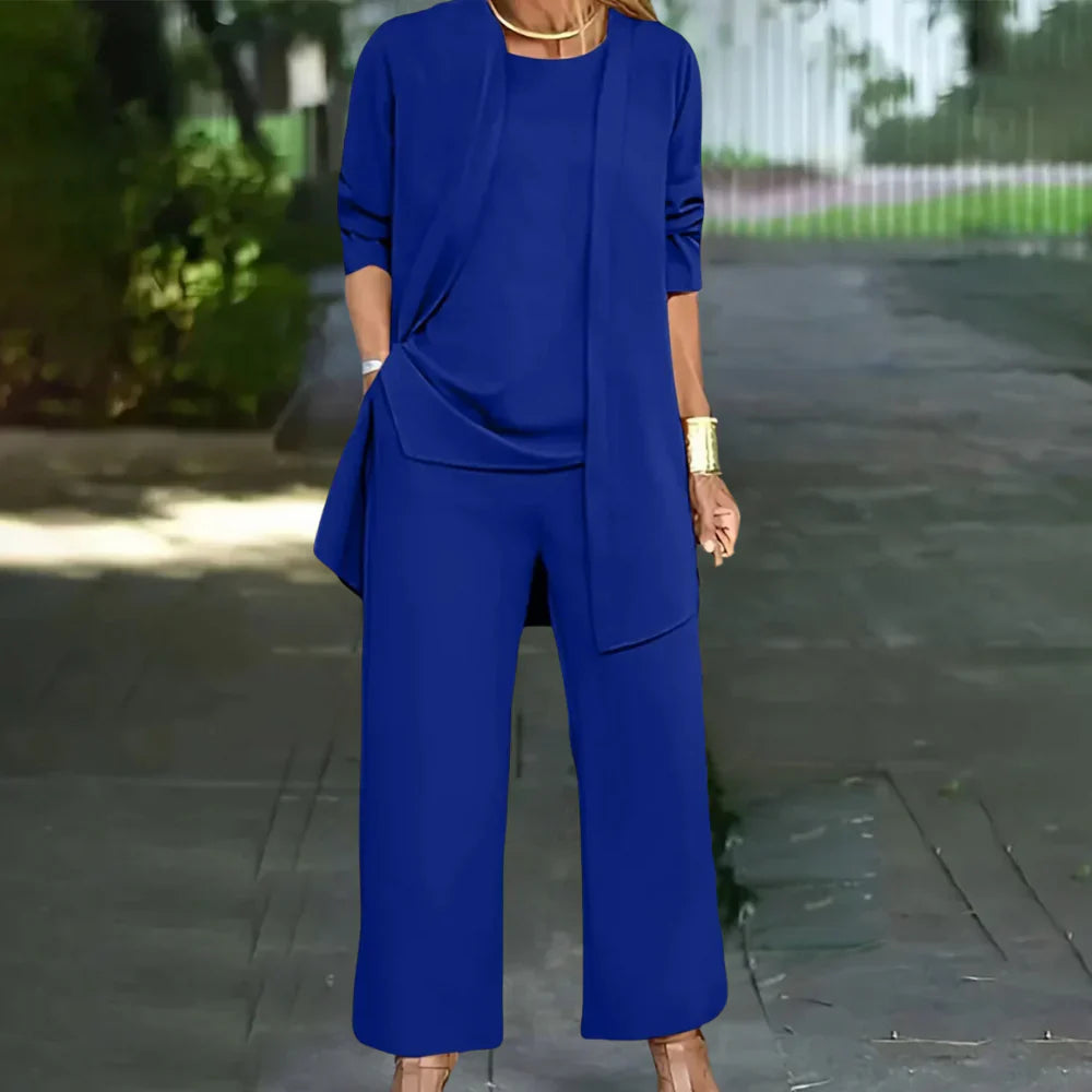 Elegante traje pantalón de tres piezas para mujer