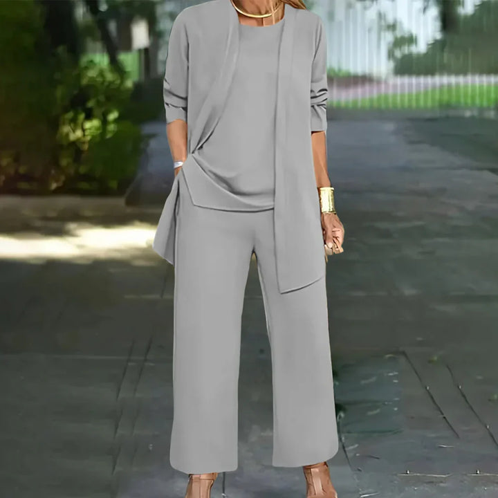 Elegante traje pantalón de tres piezas para mujer