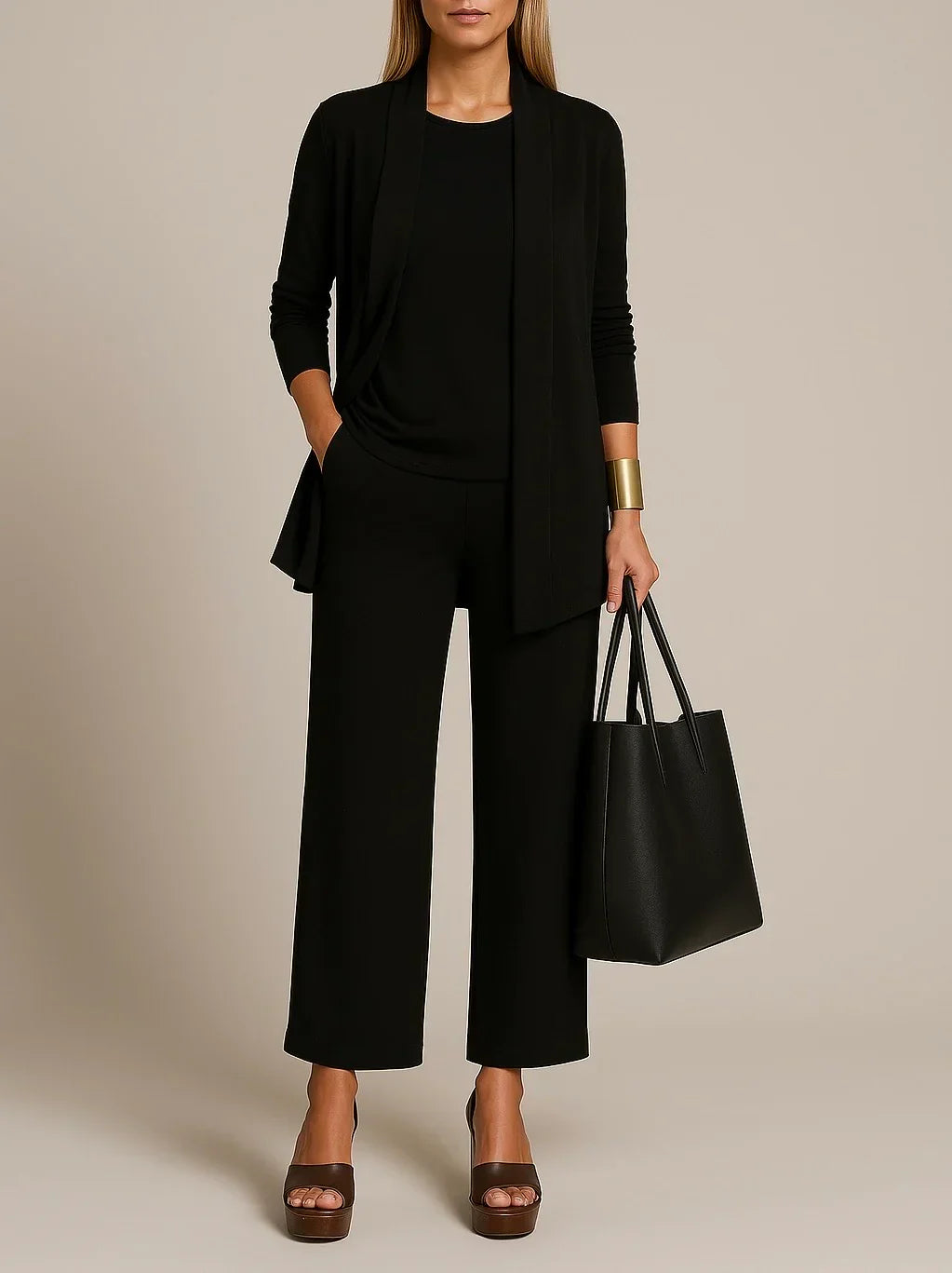 Mackenzie: traje de tres piezas elegante y refinado