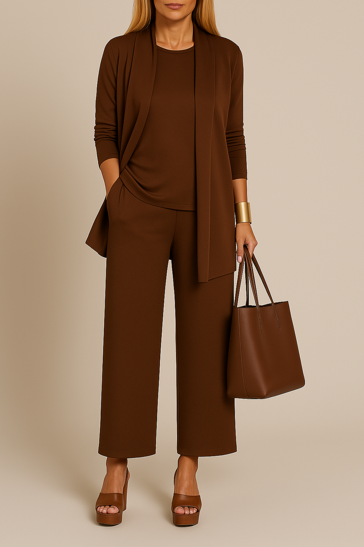 Elegante y refinado traje de tres piezas