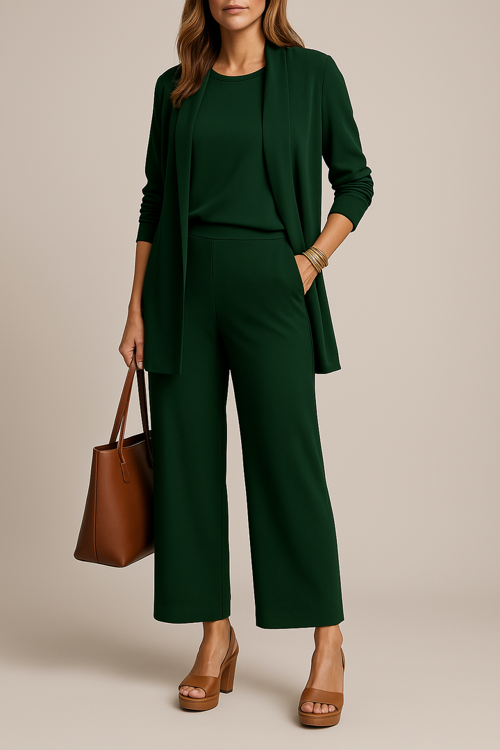 Elegante y refinado traje de tres piezas