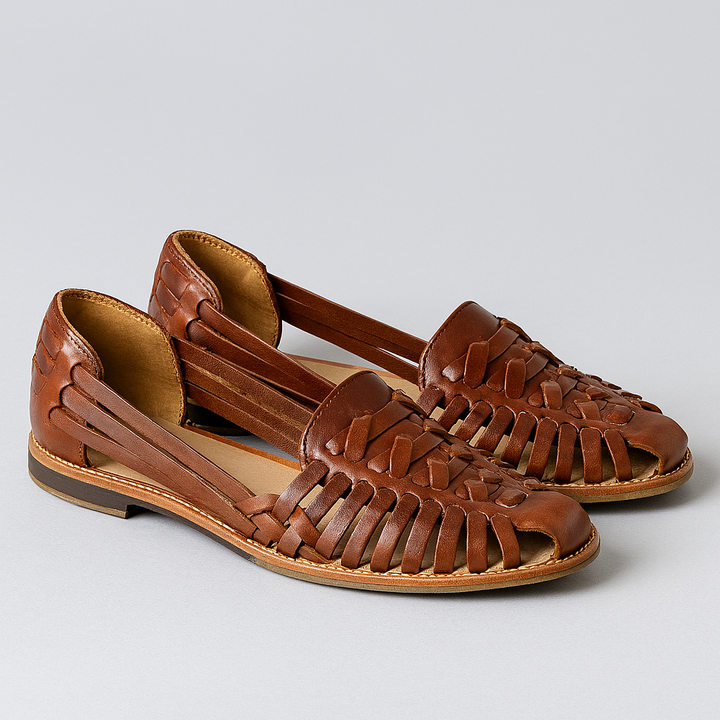 Sandalias de mujer con puntera cerrada y tiras traseras