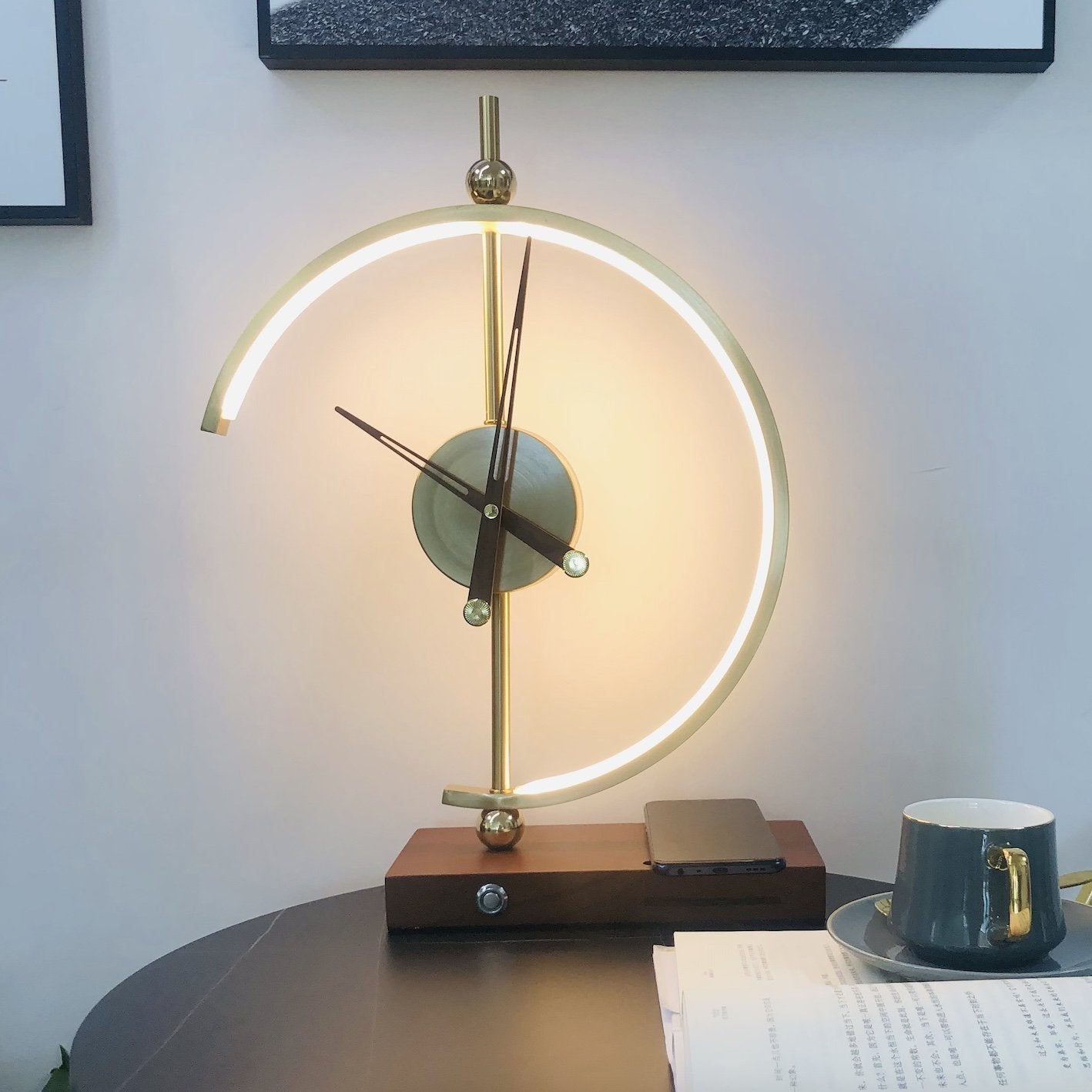 OsakaLume | Reloj-Lámpara de Lujo con Cargador Inalámbrico
