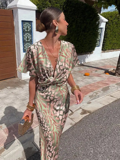 Elegante vestido envolvente para mujer