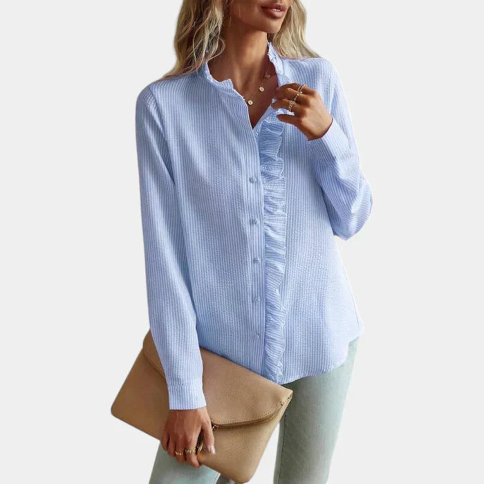 Blusa de mujer a rayas con volantes y elegante cierre de botones
