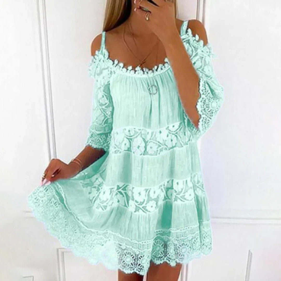 Minivestido de verano con encaje de ganchillo y bordados