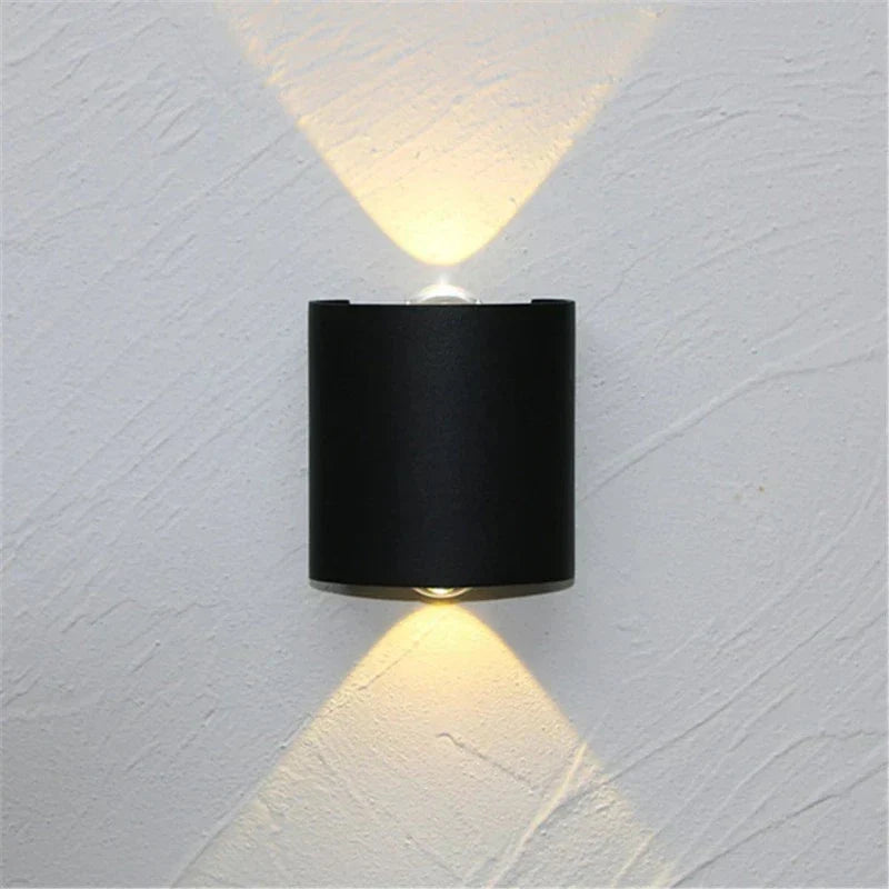 LumiAqua | Lámpara de Pared Moderna Impermeable para Uso Interior y Exterior con Tecnología LED de Bajo Consumo