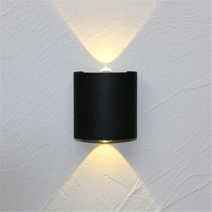 LumiAqua | Lámpara de Pared Moderna Impermeable para Uso Interior y Exterior con Tecnología LED de Bajo Consumo