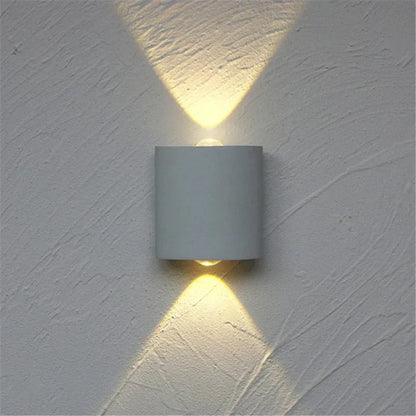LumiAqua | Lámpara de Pared Moderna Impermeable para Uso Interior y Exterior con Tecnología LED de Bajo Consumo