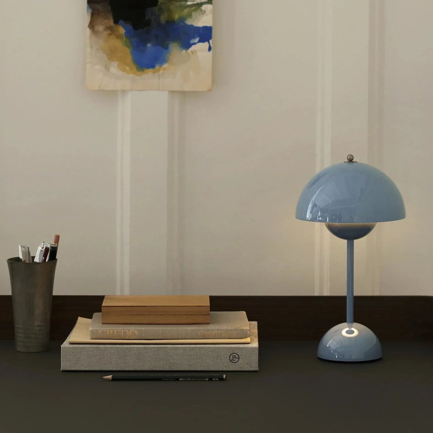 LumiVerde | Lámpara LED de Mesa con Diseño Retro-Modernista