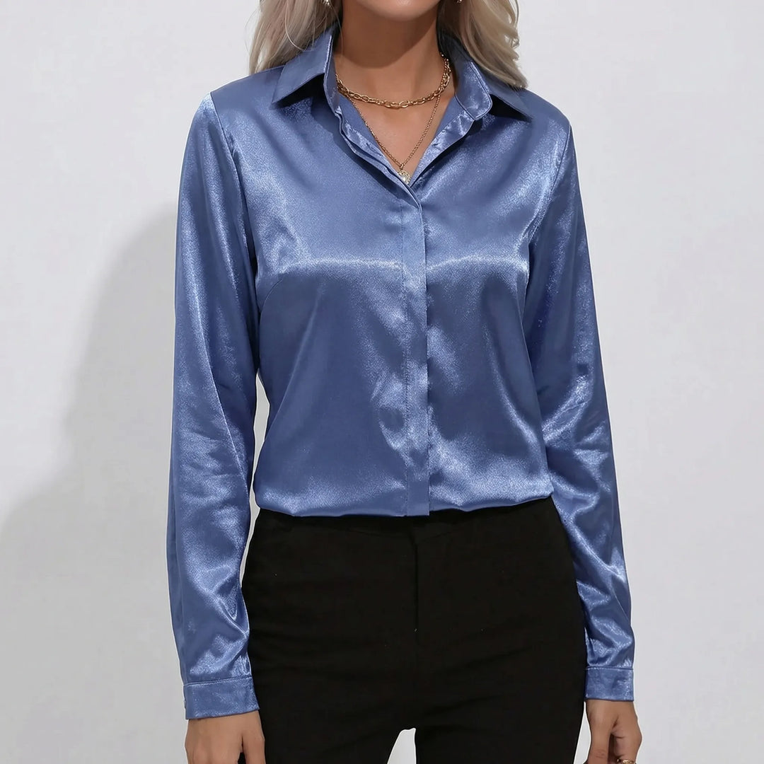 Lustreva - Blusa con botones frontales y acabado satinado