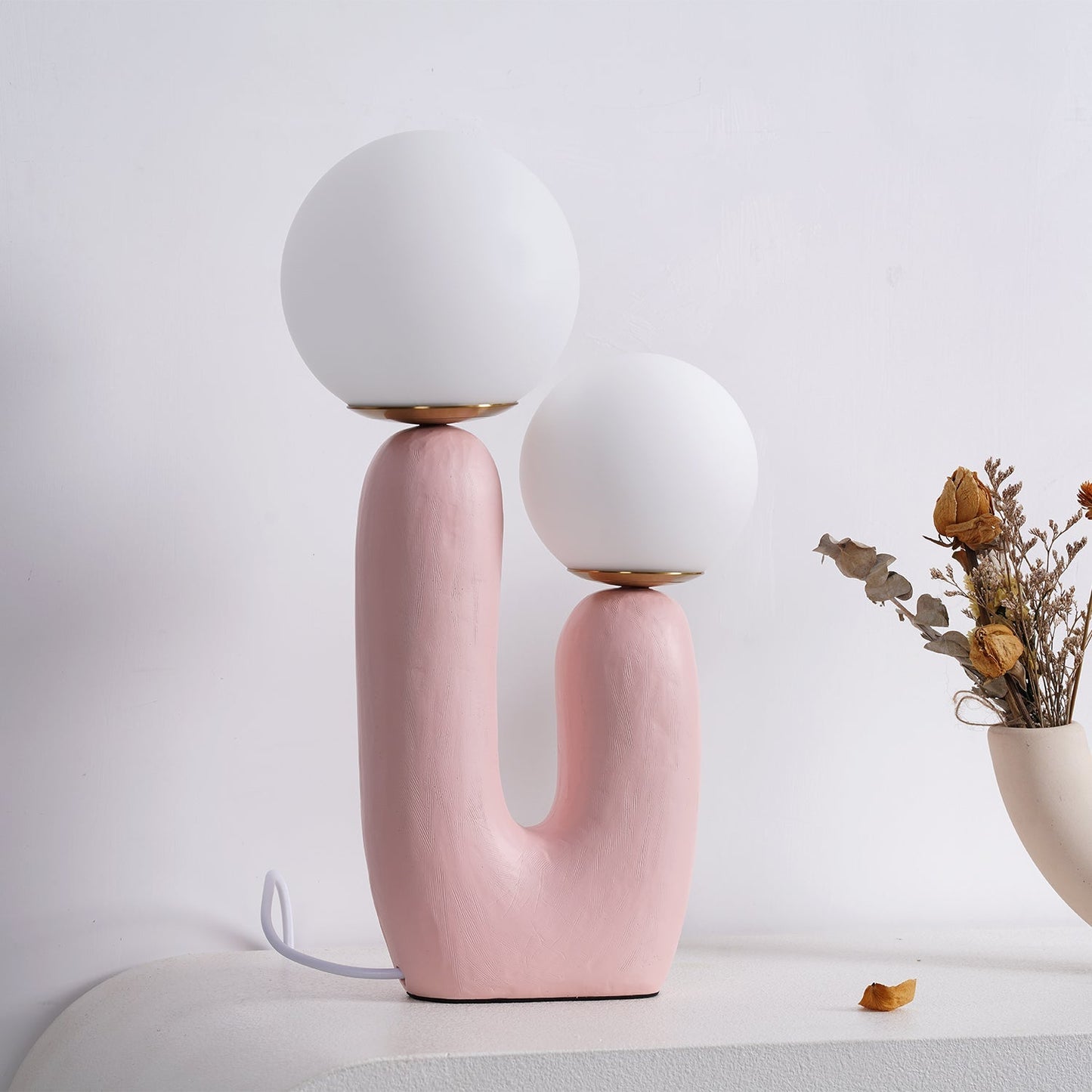 LumiVetro - Lámpara de Mesa Contemporánea de Vidrio y Resina