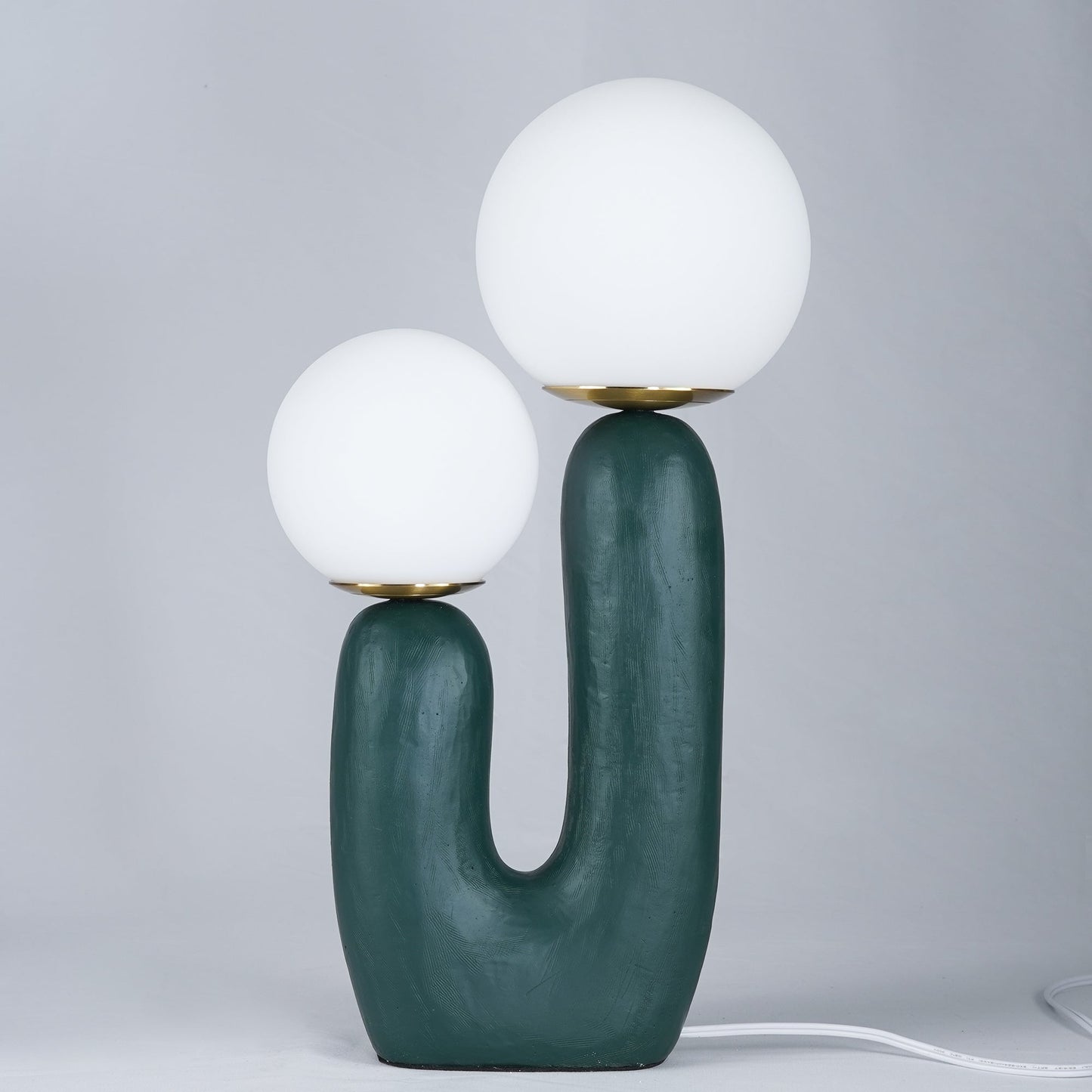 LumiVetro - Lámpara de Mesa Contemporánea de Vidrio y Resina