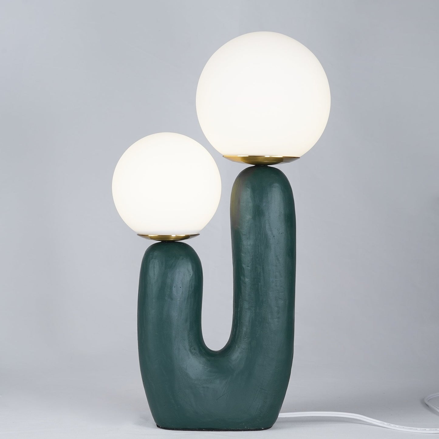 LumiVetro - Lámpara de Mesa Contemporánea de Vidrio y Resina