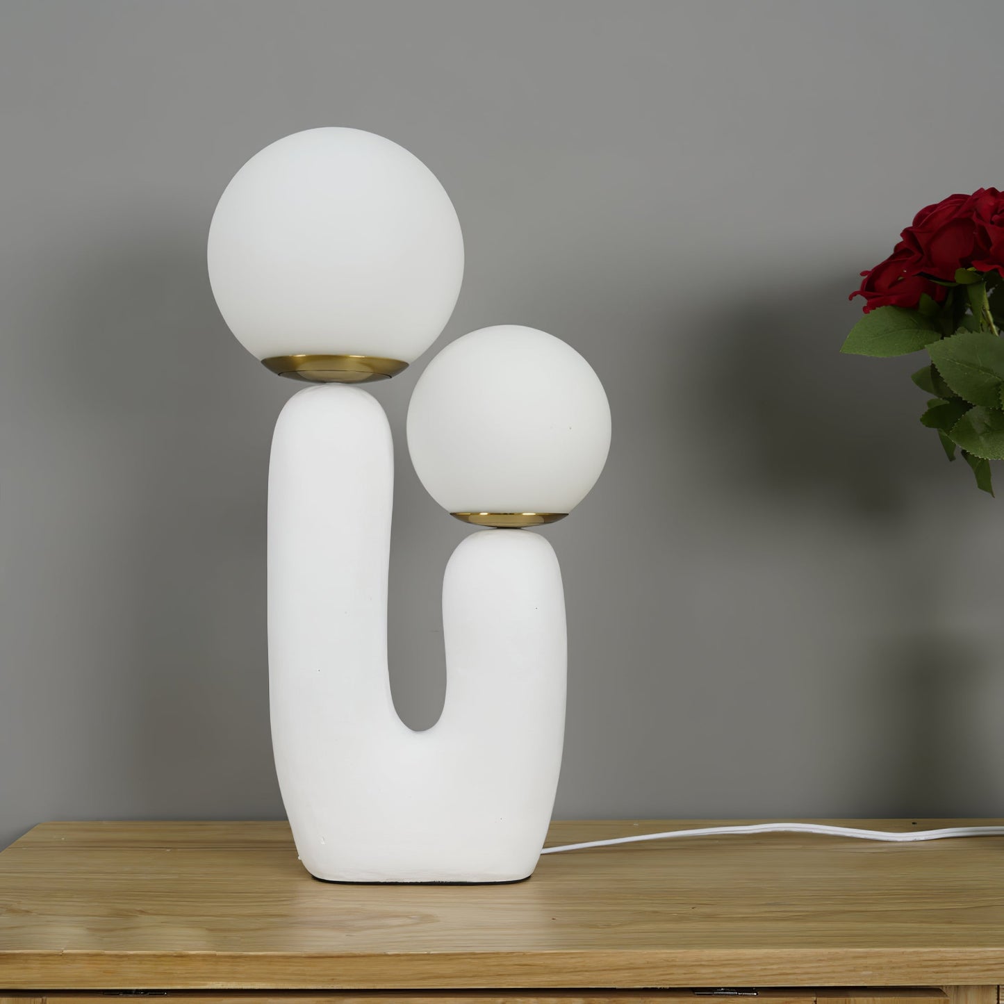 LumiVetro - Lámpara de Mesa Contemporánea de Vidrio y Resina