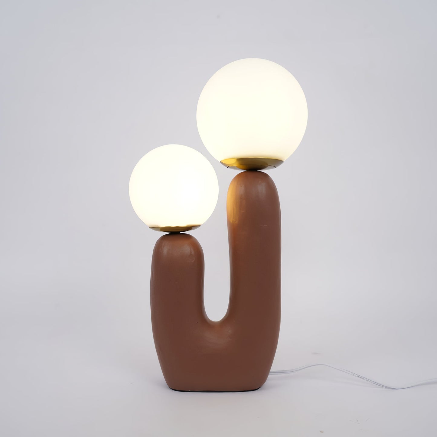 LumiVetro - Lámpara de Mesa Contemporánea de Vidrio y Resina
