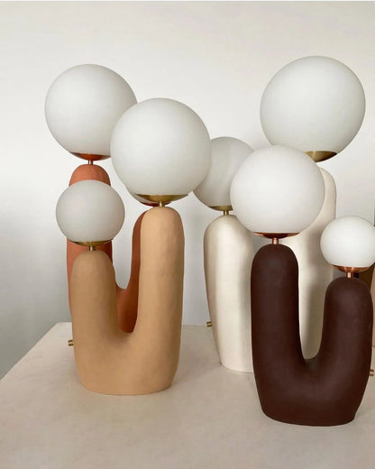 LumiVetro - Lámpara de Mesa Contemporánea de Vidrio y Resina