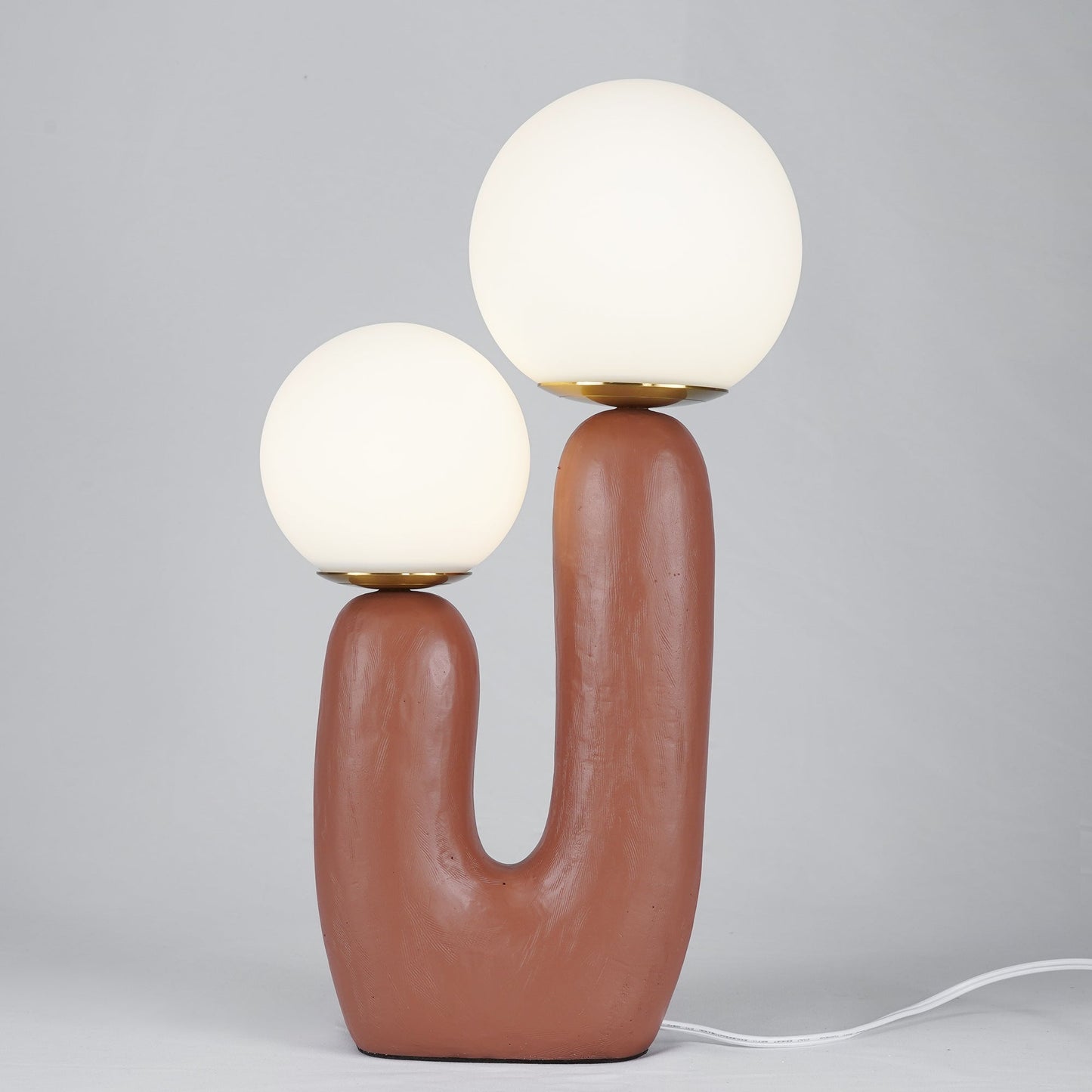 LumiVetro - Lámpara de Mesa Contemporánea de Vidrio y Resina